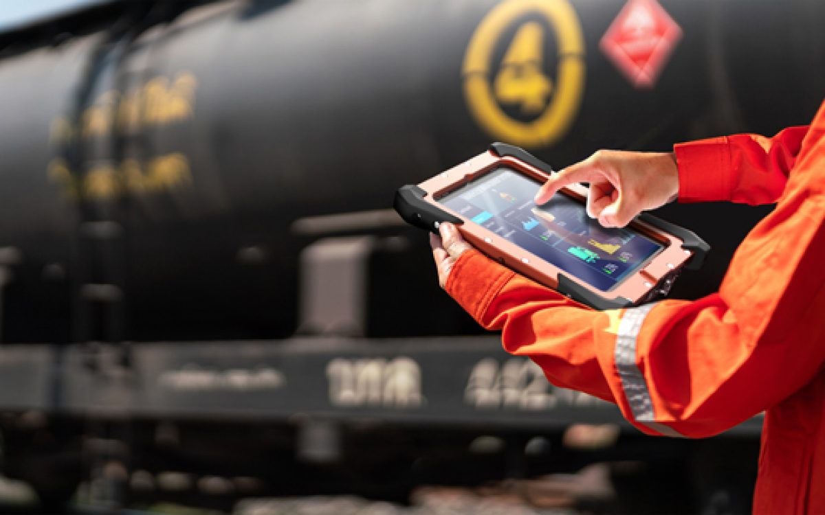 Petroleum-refinery-truck-connected-worker-big-sun-zone1-case-HTA3021-600px-r2qe0mlws9zbc0guh5sgtc0yolyt9htzbya2fqpe18 (1)
